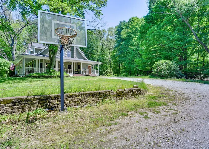 Huge Family Home W/ Pool - 13 Mi To Lake Michigan!